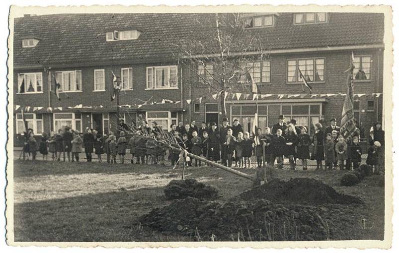 http://www.breda-en-alles-daaromheen.nl/opening-oranjeboomplein-in-1935_bestanden/image002.jpg