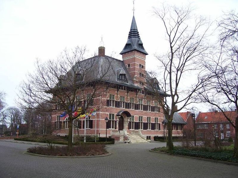 gemeentehuis 1